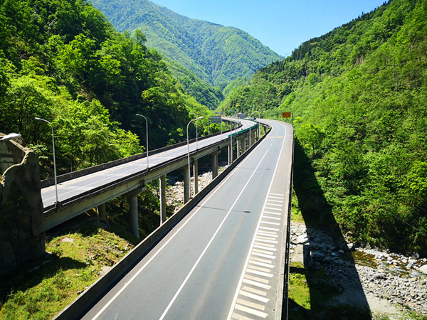 01 四川雅安經石棉至瀘沽段高速公路土建工程C18標項目-1_副本.jpg